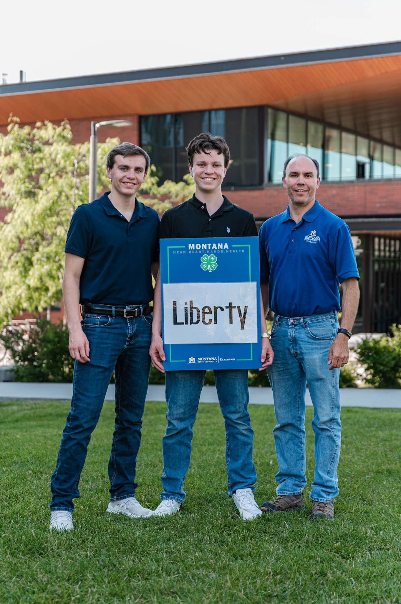 4-H Ambassadors represent Liberty County at 4-H Congress.